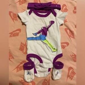 Infant Nike onesie Set